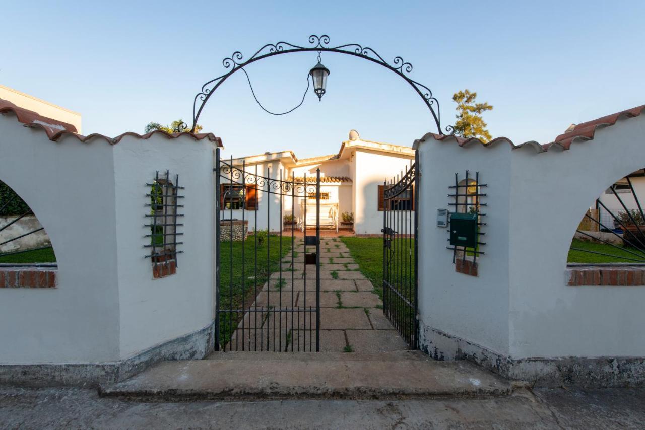 Villa Mary Fontane Bianche Bagian luar foto